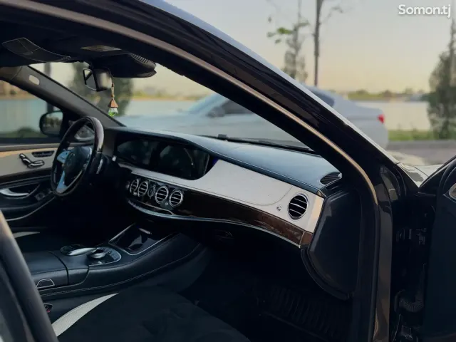 Mercedes-Benz S class 2015 · 3.5 AT