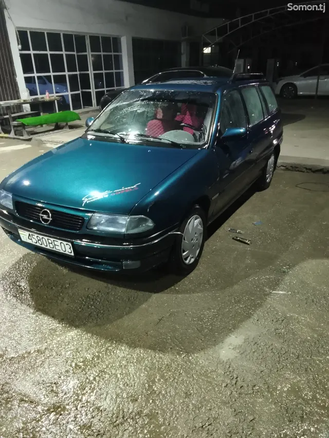 Opel Astra F 1997 · 1.6 MT