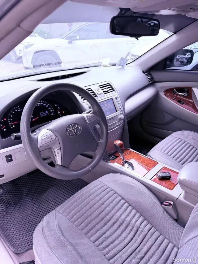 Toyota Camry 2011 · 2.5 AT