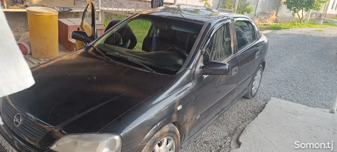 Opel Astra G 1999 · 1.6 MT