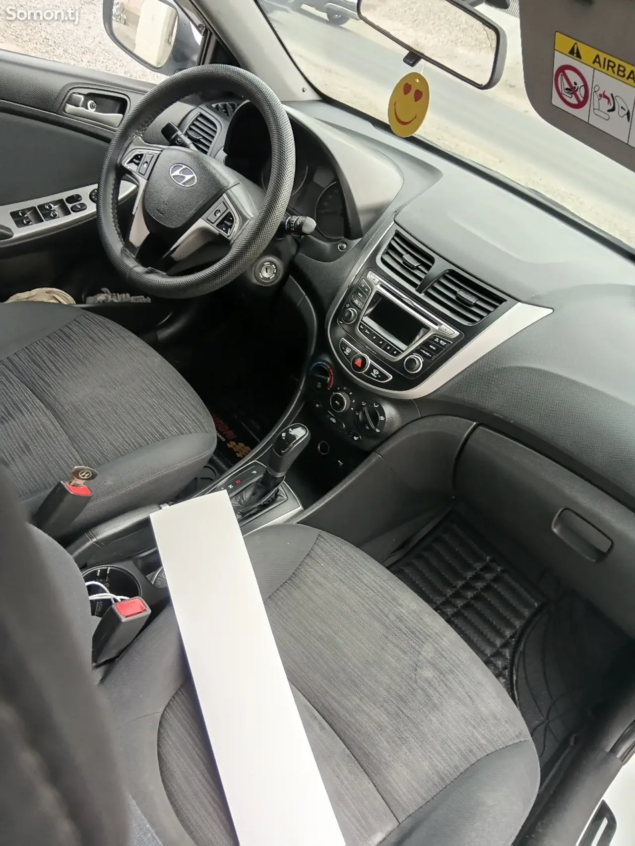 Hyundai Solaris 2015 · 1.6 AT
