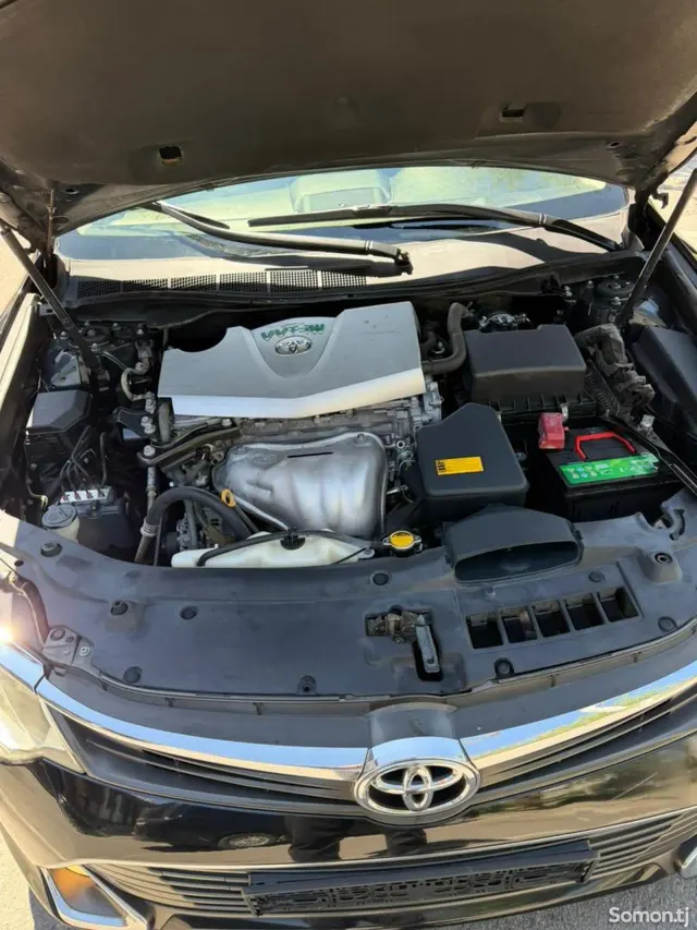 Toyota Camry 2015 · 2.0 AT