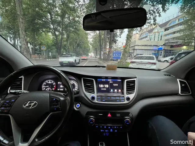 Hyundai Tucson 2017 · 1.6 AT