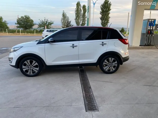 Kia Sportage 2011 · 2.0 AT