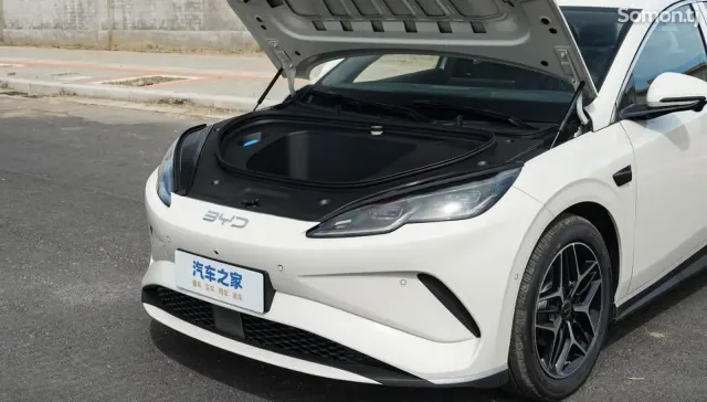 BYD Seal 2025 · AT