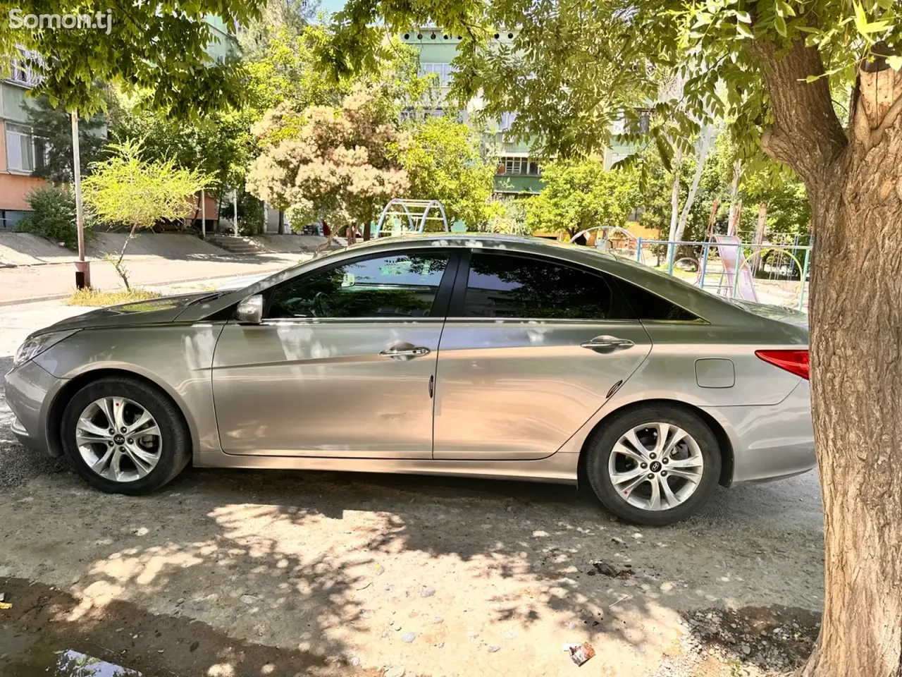 Hyundai Elantra 2010 · 2.0 AT