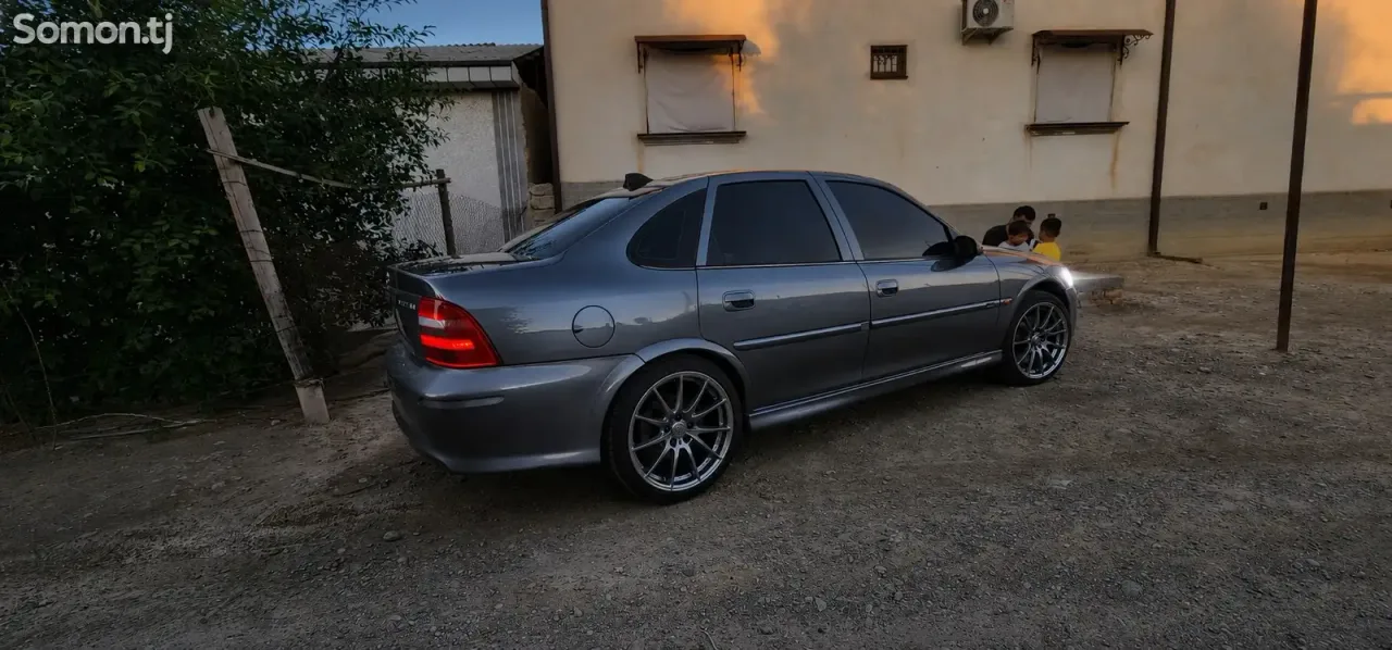 Opel Vectra B 2001 · 1.6 MT
