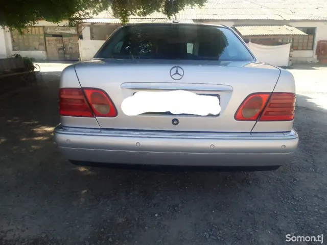 Mercedes-Benz E class 1997 · 2.0 MT