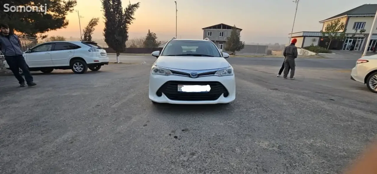 Toyota Fielder 2015 · 1.5 AT