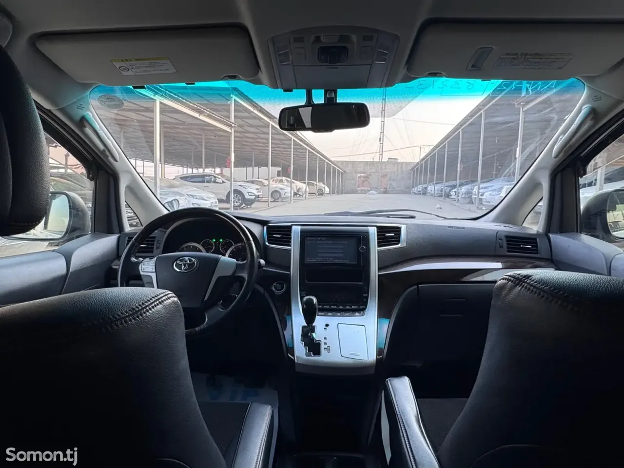Toyota Vellfire 2014 · 2.4 AT