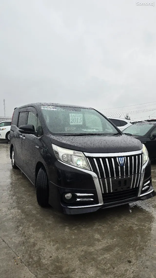 Toyota Voxy 2015 · 1.8 AT