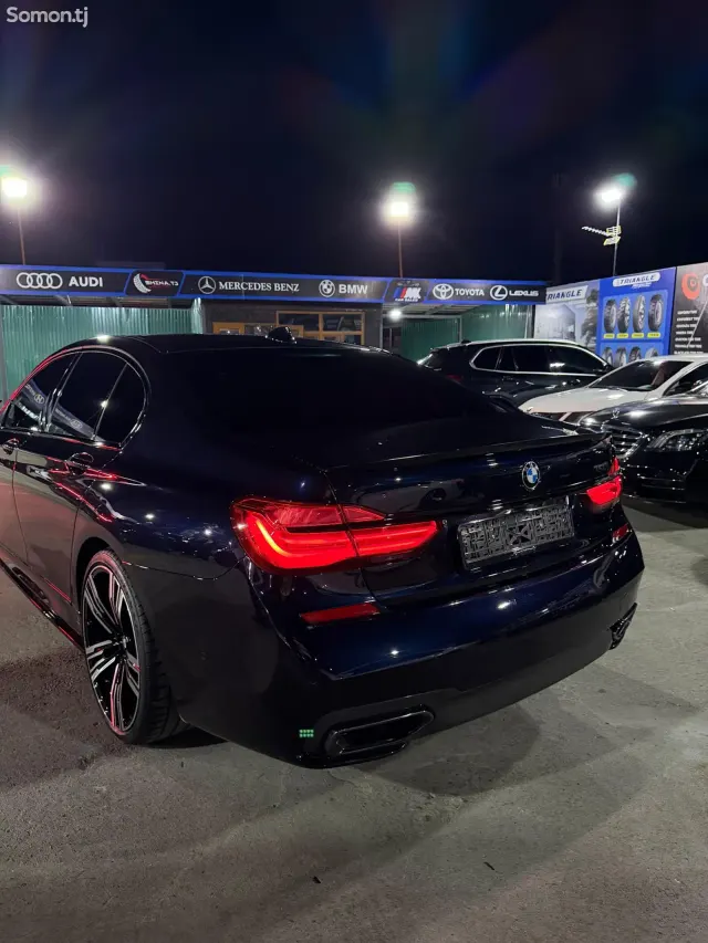 BMW 7 series 2018 · 4.4 AT