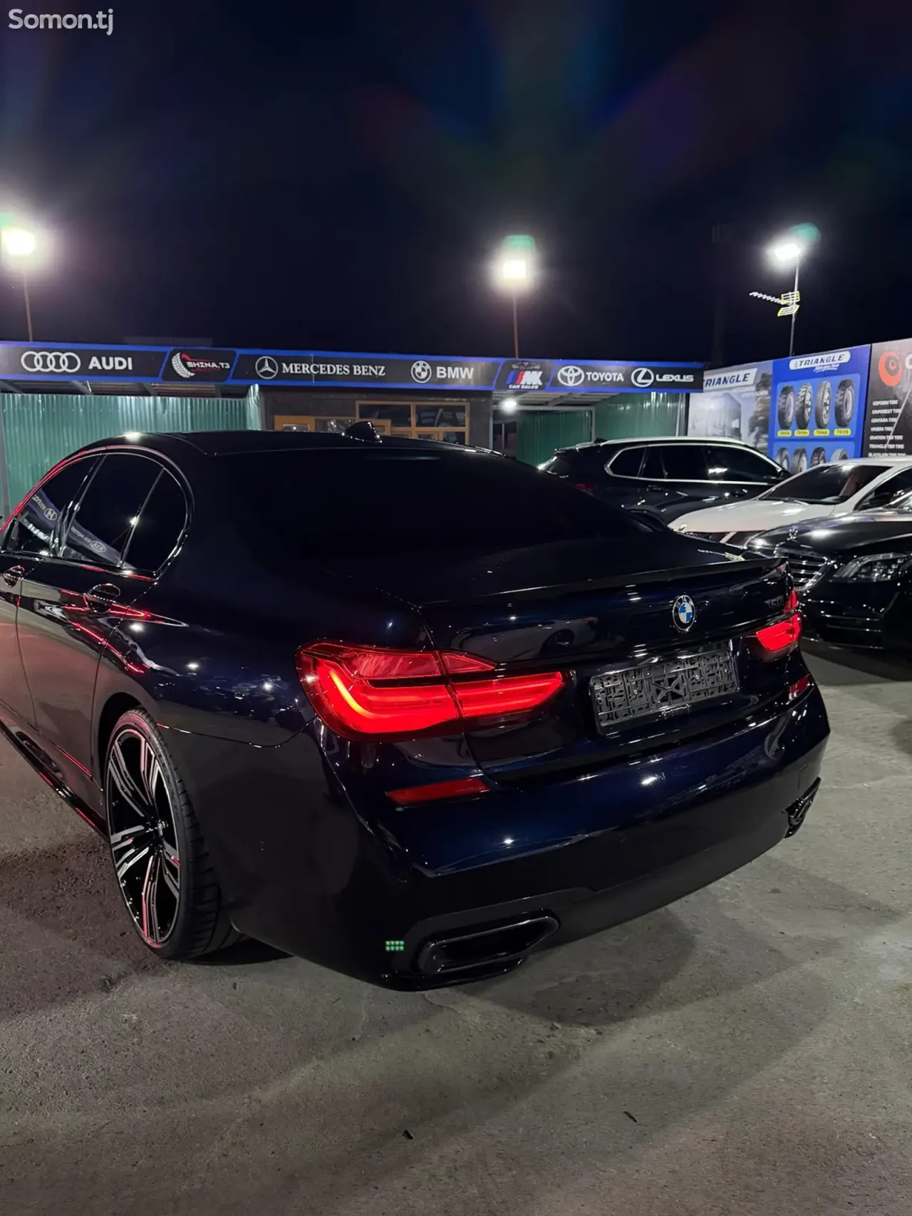BMW 7 series 2018 · 4.4 AT