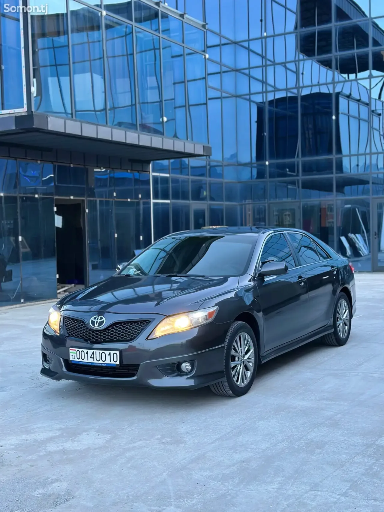 Toyota Camry 2011 · 2.5 AT