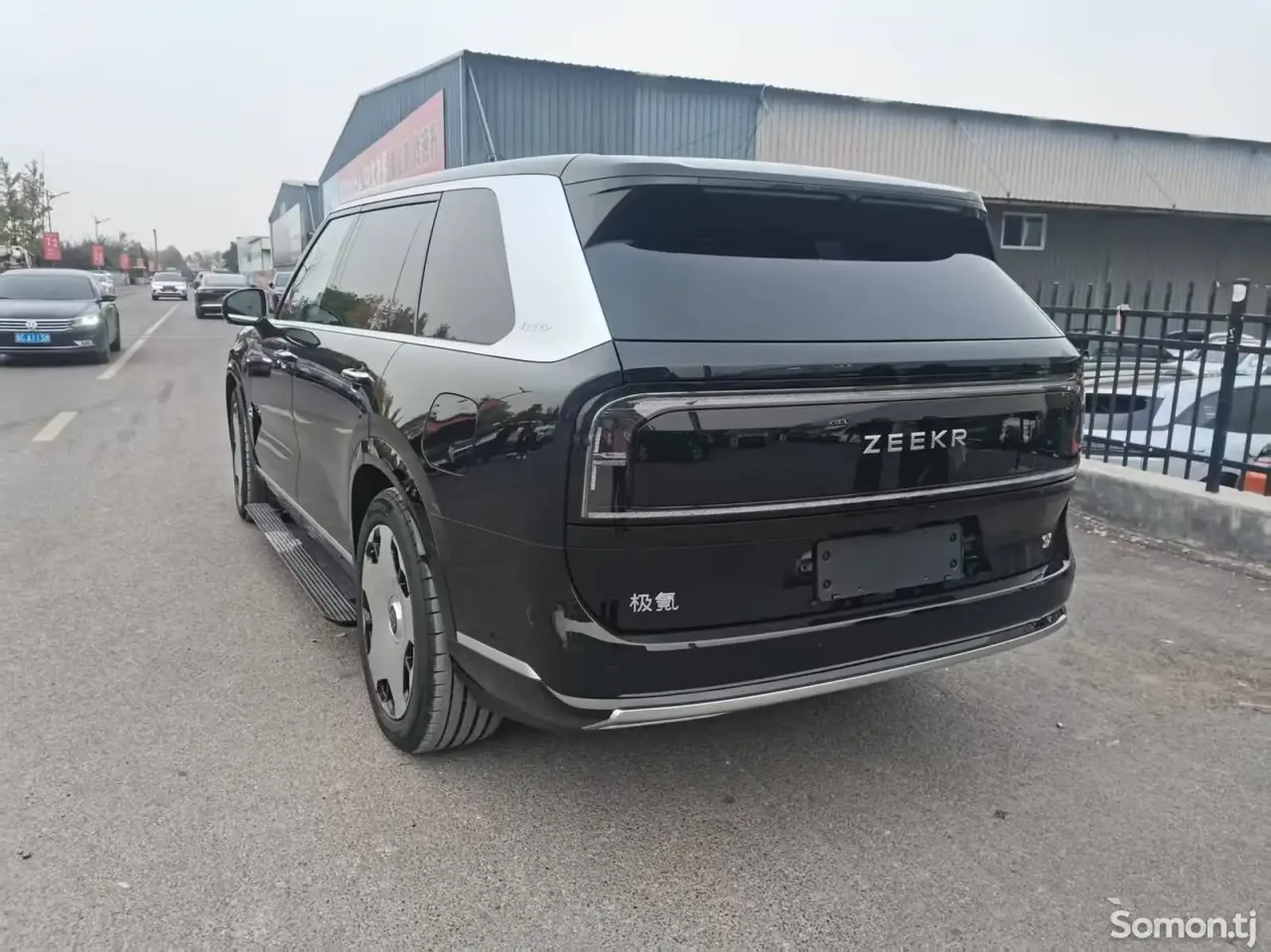 Zeekr 009 2025 · 4.0 AMT