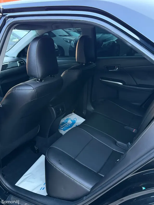 Toyota Camry 2016 · 2.5 AT