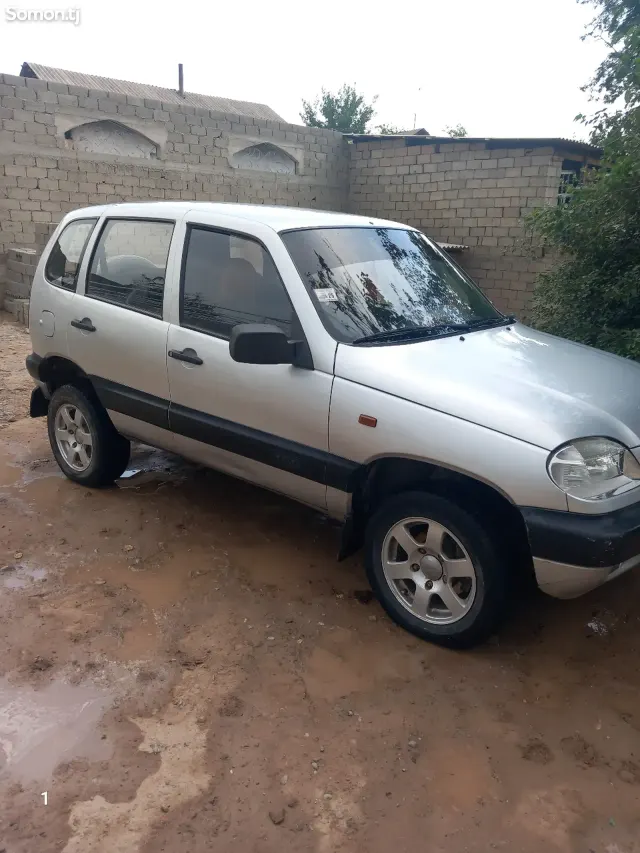 Lada (ВАЗ) Нива 2008 · 1.7 MT