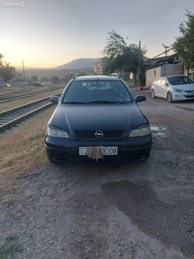 Opel Astra G 1998 · 1.6 MT