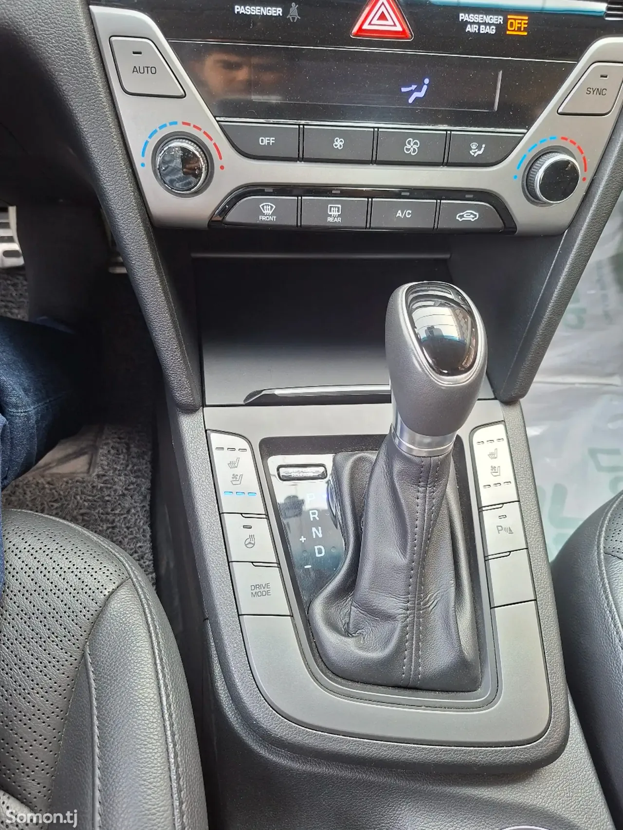 Hyundai Avante 2015 · 1.6 AT