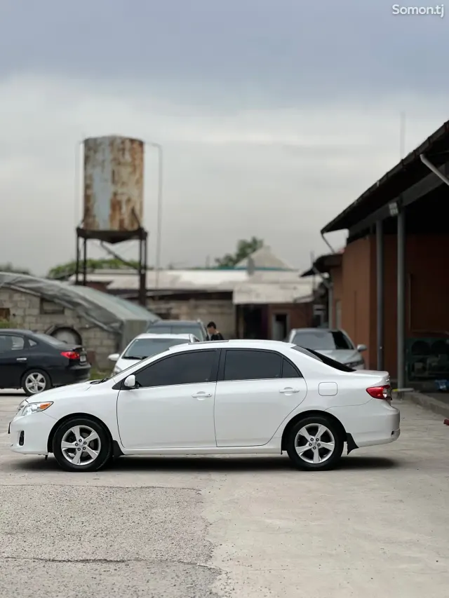Toyota Corolla 2013 · 1.8 AT