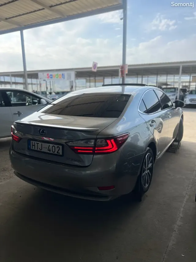 Lexus ES series 2017 · 3.0 AT