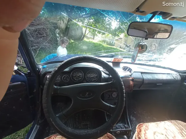 Lada (ВАЗ) 2111 1983 · 1.5 MT