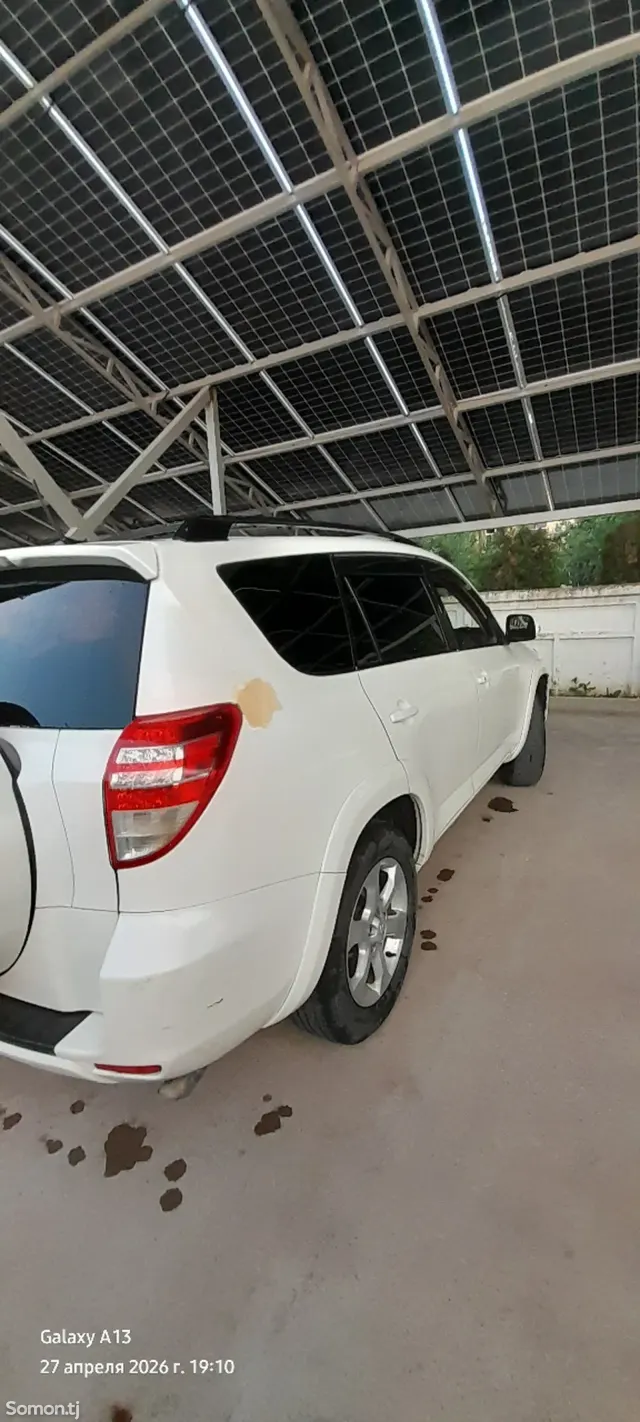 Toyota RAV 4 2011 · 2.5 AT