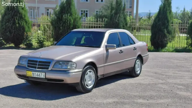 Mercedes-Benz C class 1995 · 2.0 MT