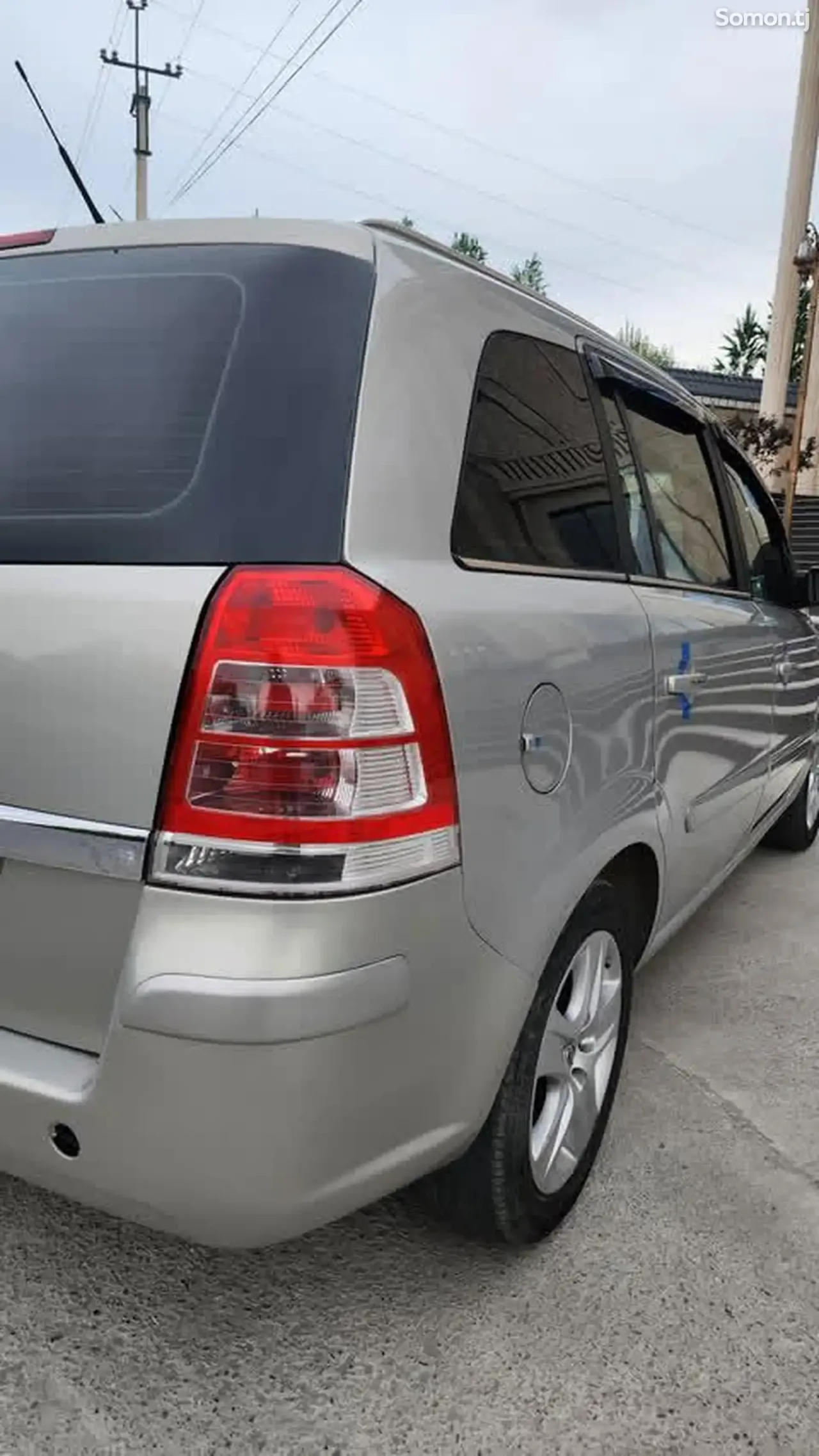 Opel Zafira 2009 · 1.8 MT