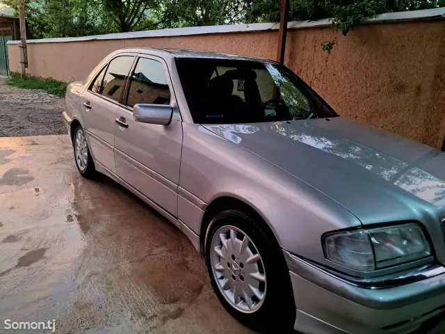 Mercedes-Benz C class 2000 · 2.8 AT
