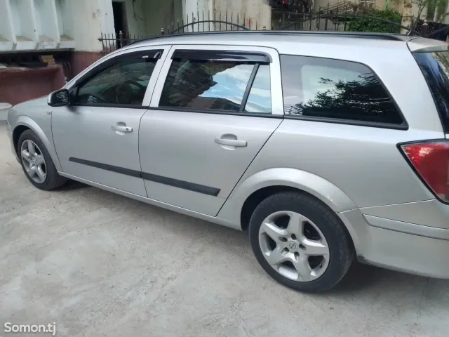 Opel Astra H 2009 · 1.6 MT