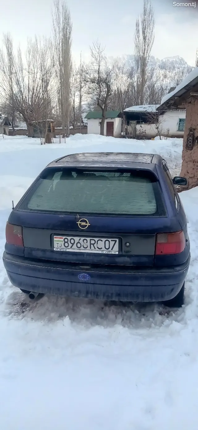 Opel Astra F 1995 · 1.6 MT