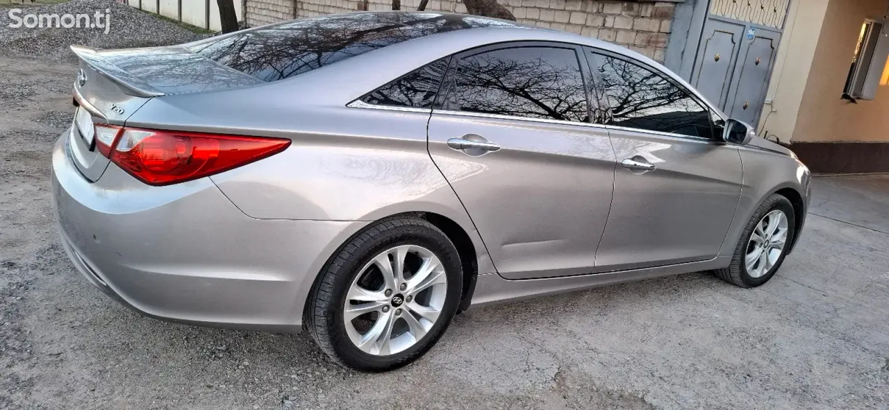 Hyundai Sonata 2010 · 2.0 AT