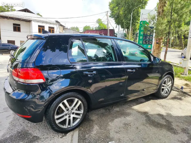 Volkswagen Golf 2011 · 1.6 AT