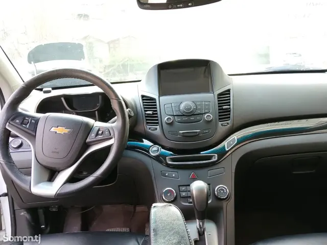 Chevrolet Orlando 2015 · 2.0 AT