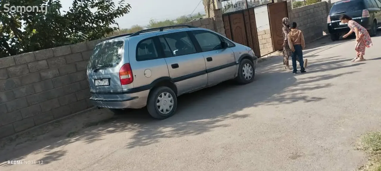 Opel Zafira 1999 · 1.8 MT