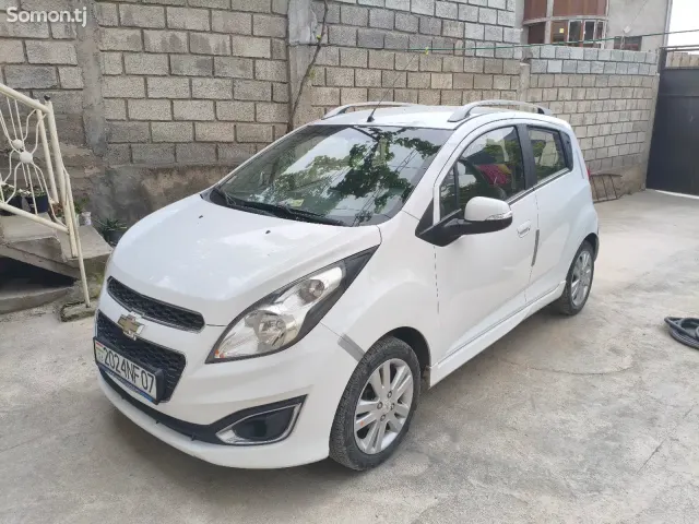 Chevrolet Spark 2015 · 1.1 AT