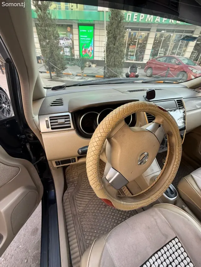 Nissan Tiida 2006 · 1.6 AT