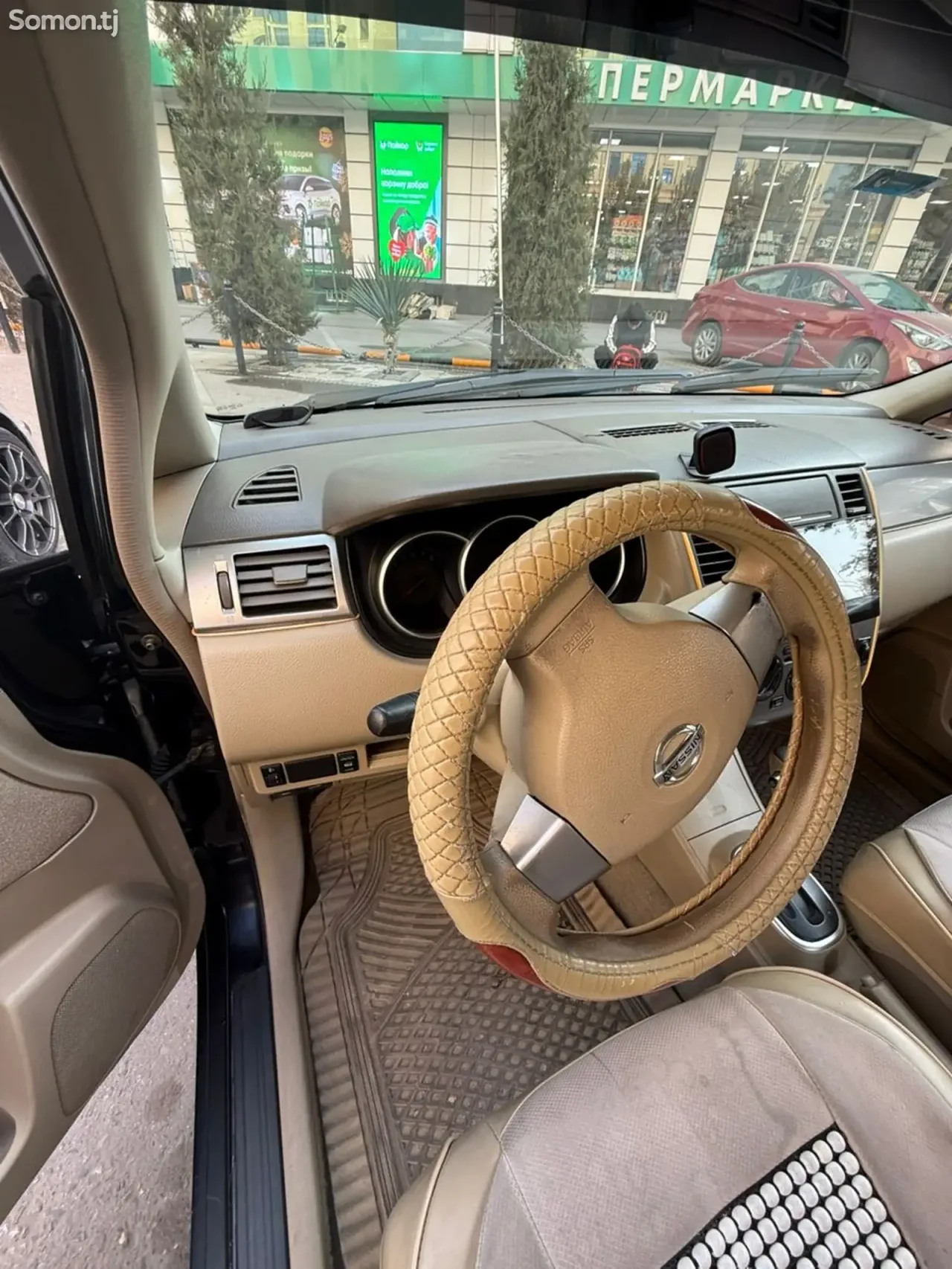 Nissan Tiida 2006 · 1.6 AT