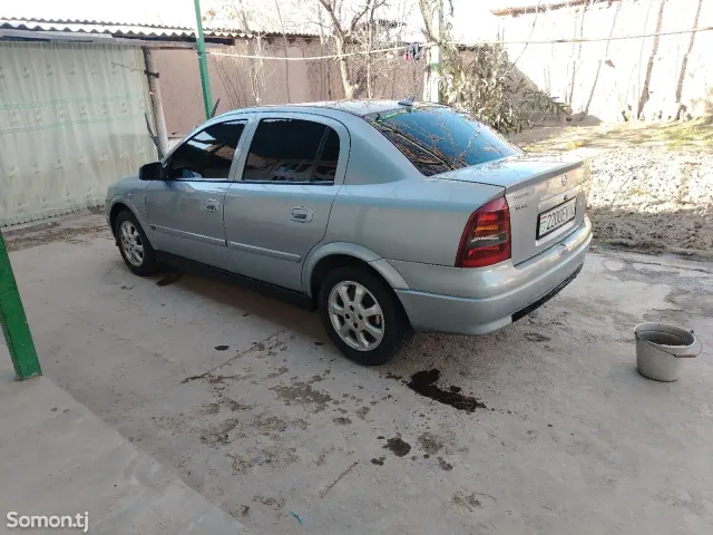 Opel Astra G 2001 · 1.6 MT