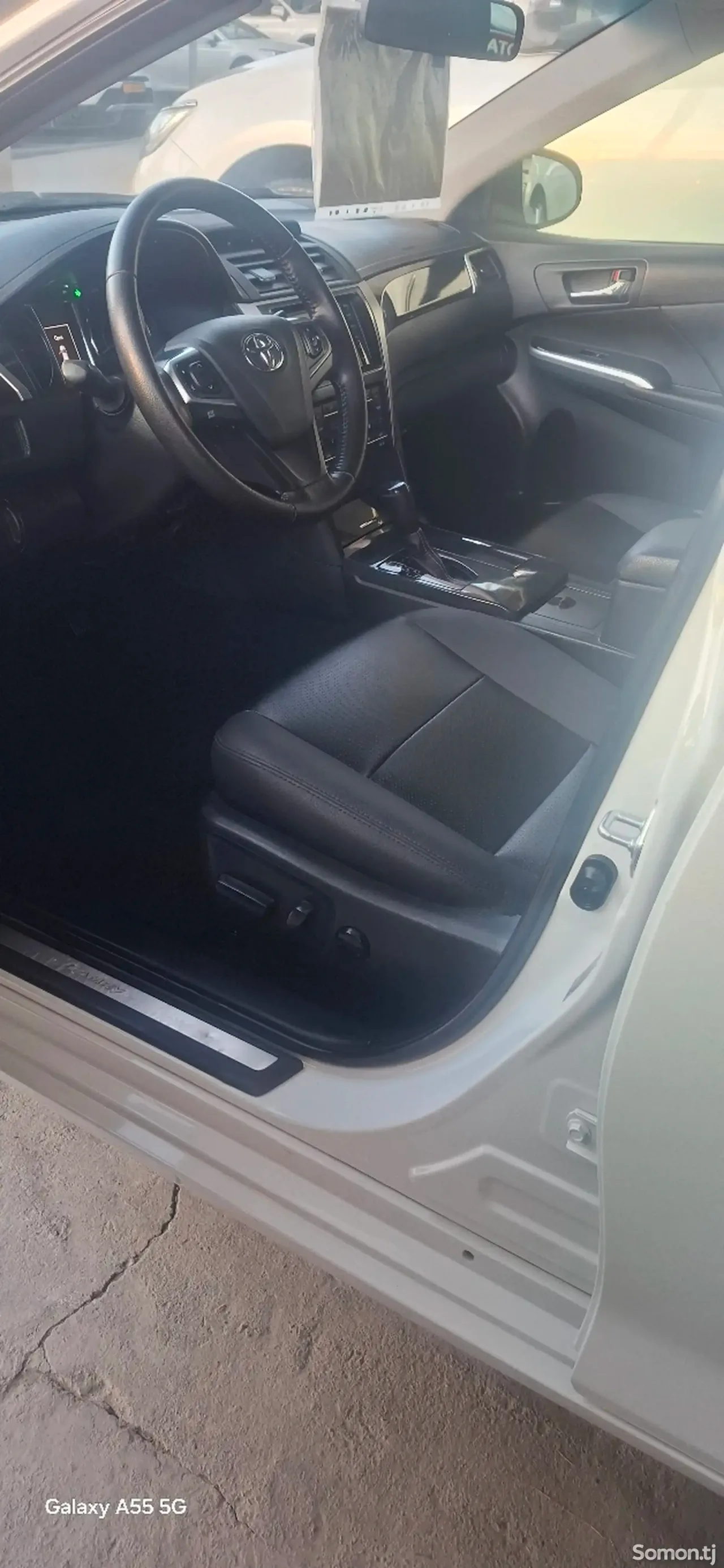 Toyota Camry 2015 · 2.5 AT