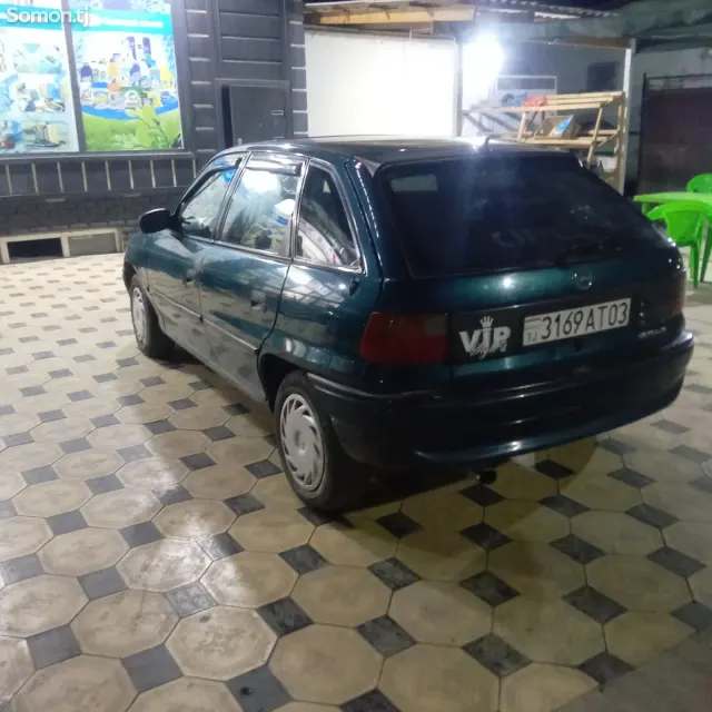 Opel Astra F 1996 · 0.6 MT