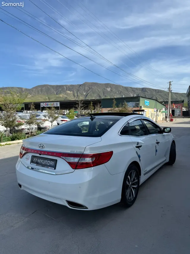 Hyundai Grandeur 2012 · 2.4 AT