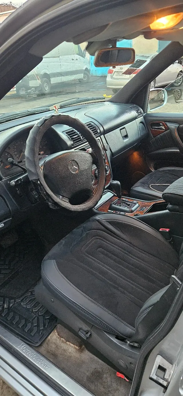 Mercedes-Benz ML class 2002 · 2.7 AT