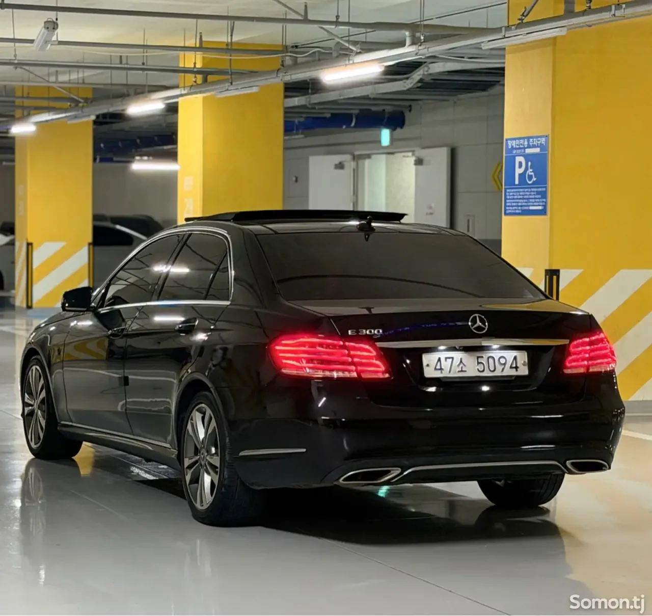 Mercedes-Benz E class 2015 · 3.0 AT