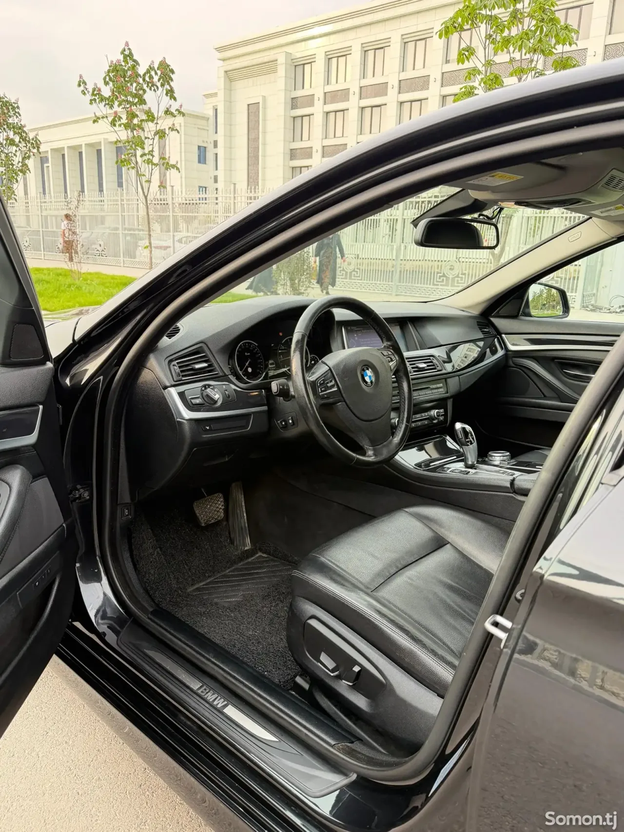 BMW 5 series 2015 · 2.0 AT
