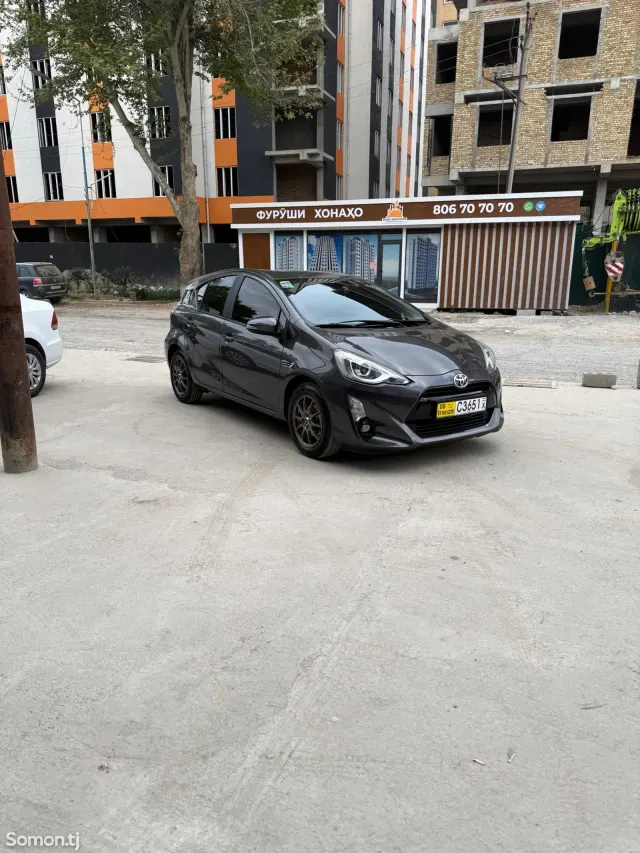 Toyota Aqua 2015 · 1.5 CVT