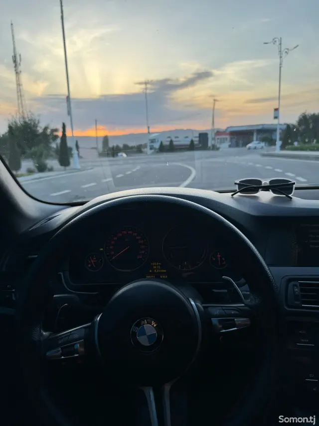 BMW 5 series 2010 · 2.0 AT