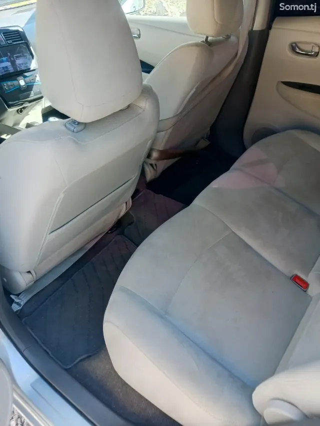 Nissan Leaf 2011 · AMT