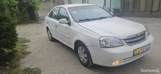 Chevrolet Lacetti 2008 · 1.6 AT